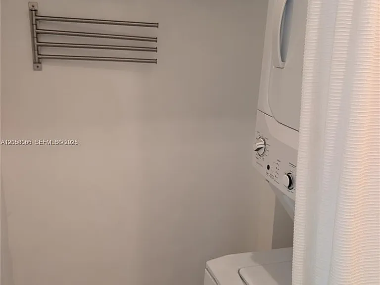 934 Michigan Ave #309 — Photo 14