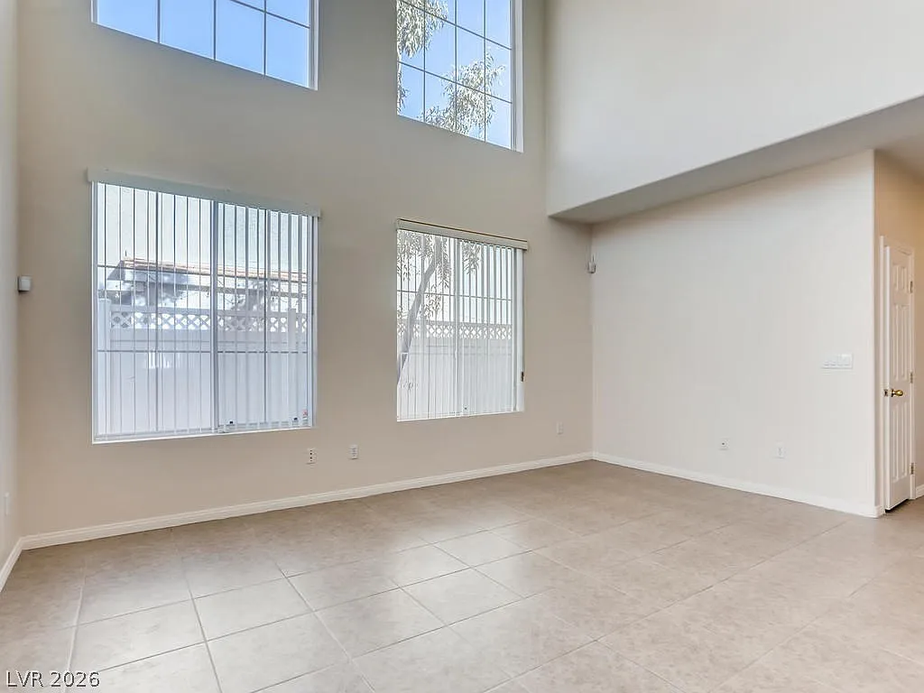 4 bed, 3.0 bath, 1787 sqft, $2,300 — Photo 4