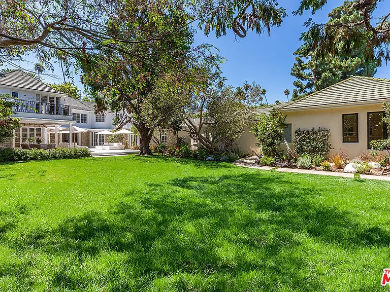 702 N Beverly Dr — Photo 50