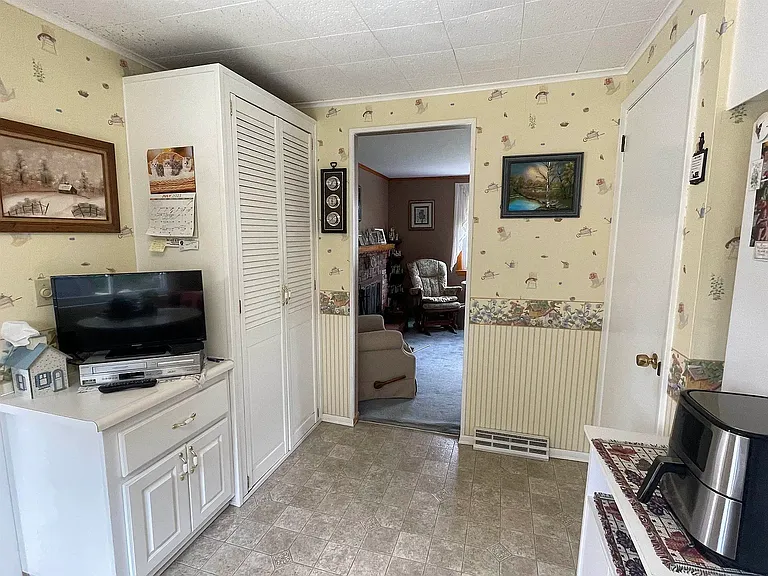 10 Richard St #1 — Photo 7