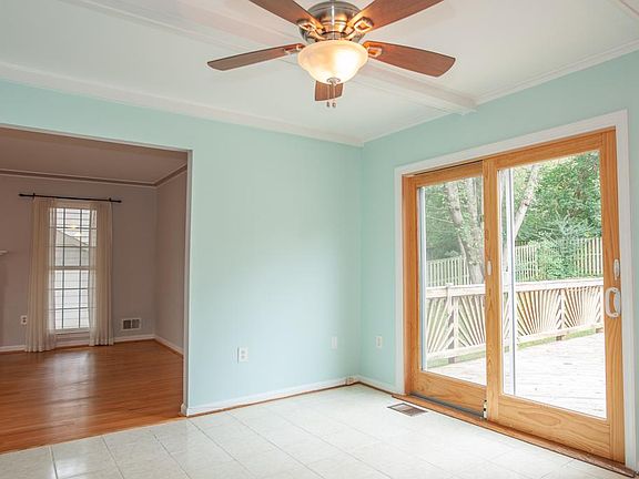 4th image of 6919 Stoneybrooke Ln