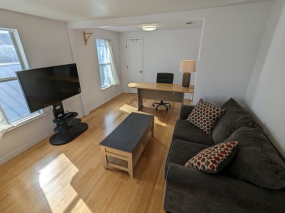 4th image of 308 Halliday Ave #B