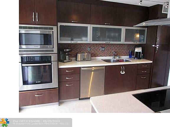 3rd image of 18151 NE 31st Ct APT 1901