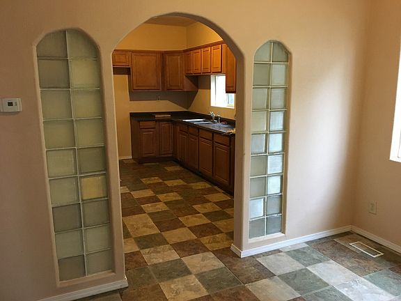3rd image of 19 E Avenue F