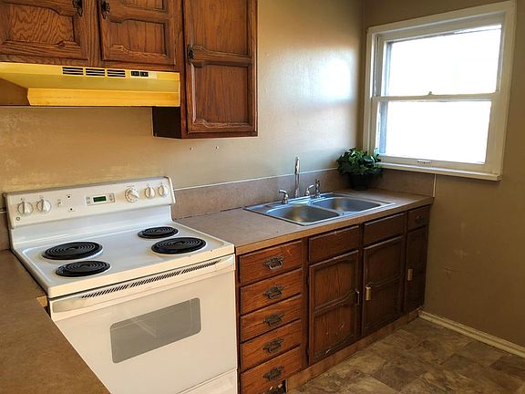 3rd image of 269 Dunbar Dr