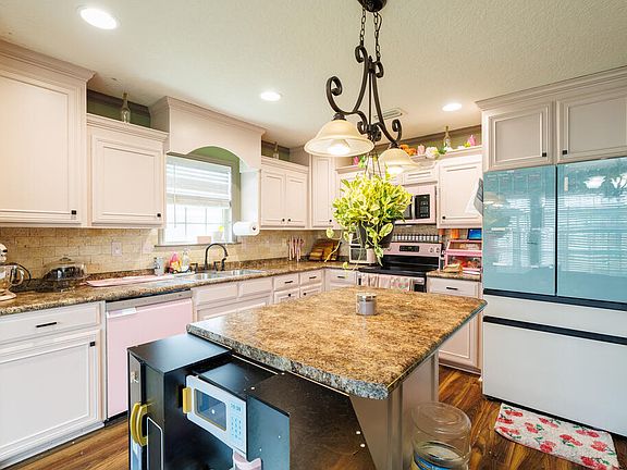 5th image of 4218 Addalyn Way