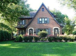 27105 Lake Rd, Bay Village, OH 44140