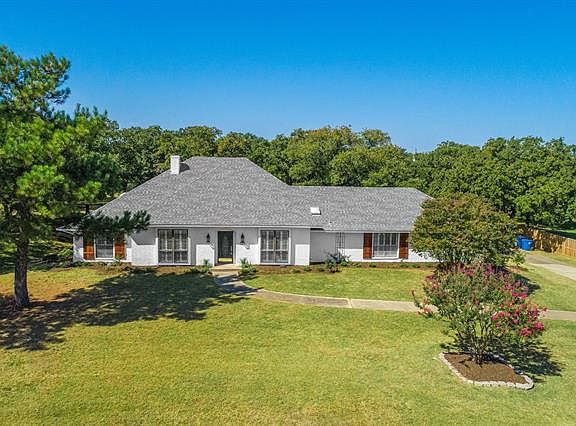 2nd image of 908 Meadow Dr