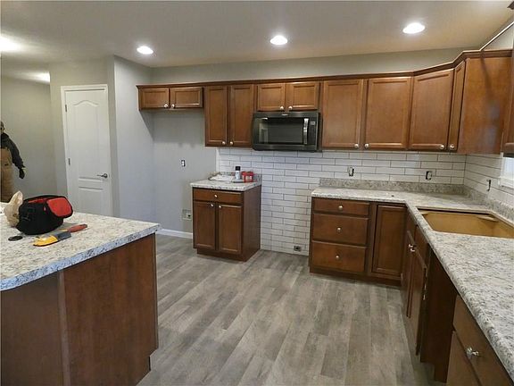 3rd image of 1752 Bell Ford Dr W