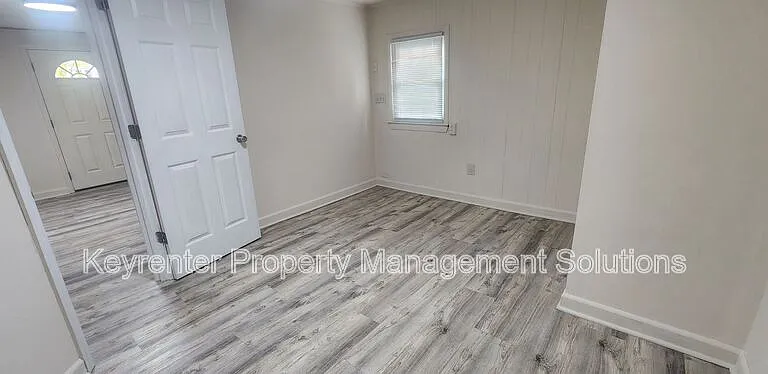 825 Highland Ave — Photo 16