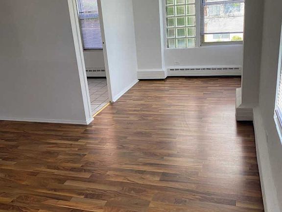 4th image of 2620 W Berwyn Ave #103