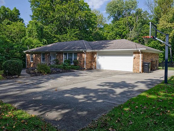 2nd image of 3146 Cedar Ln