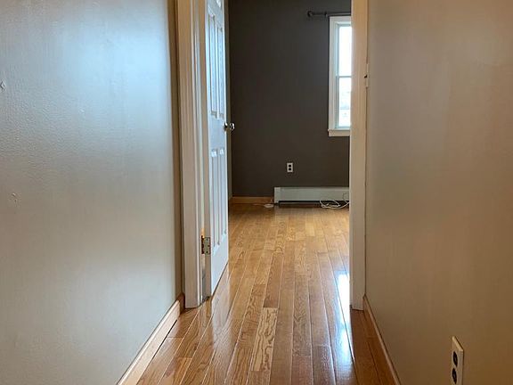 4th image of 82 Elm St Floor 3