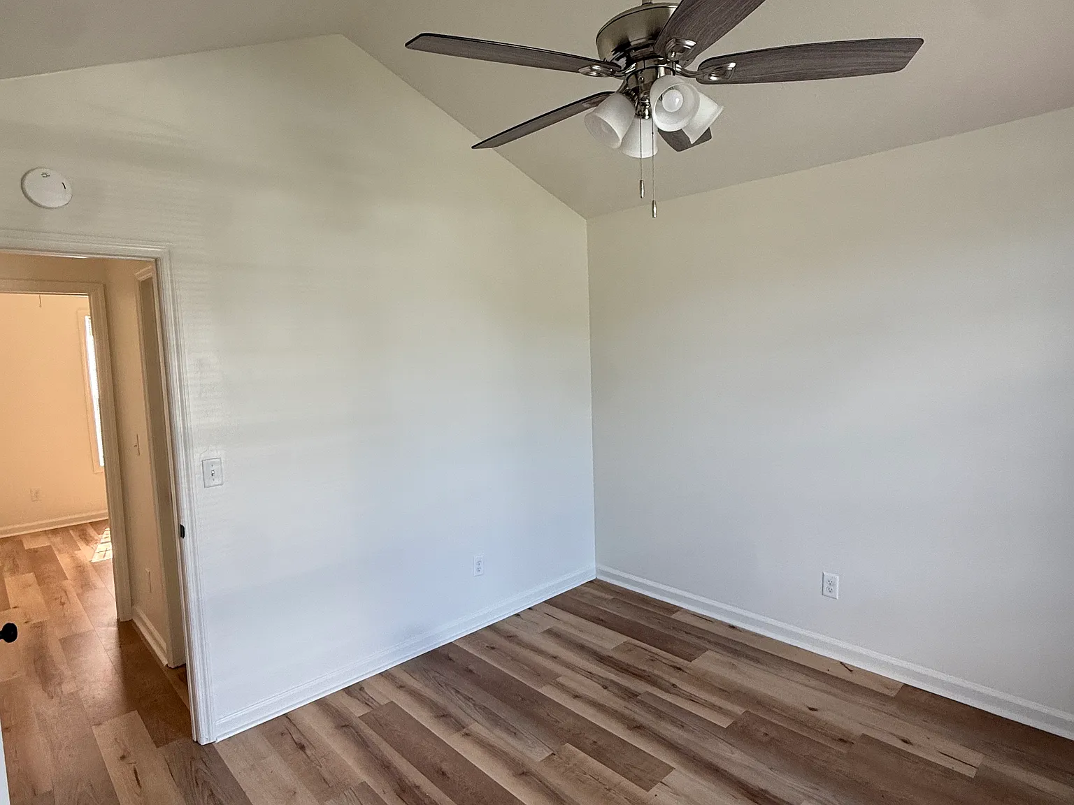 3 bed, 1072 sqft, $1,500 — Photo 4