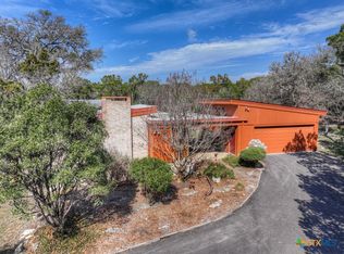 211 Bunnyrun Ln, San Marcos, TX 78666