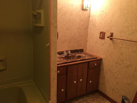 4th image of 3206 Pleasant Ave
