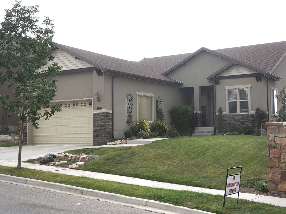 1st image of 2089 W Woodview Dr