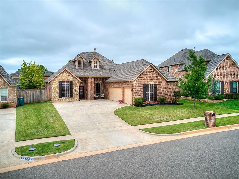1st image of 6213 NW 161st Cir
