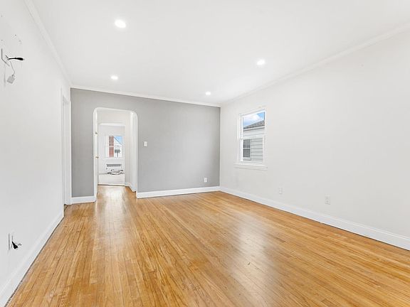 5th image of 149-27 118th St