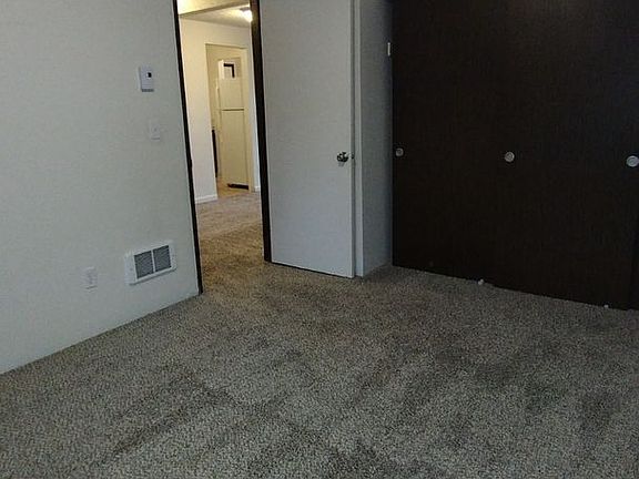 4th image of 1628 Trenton Ave #B06
