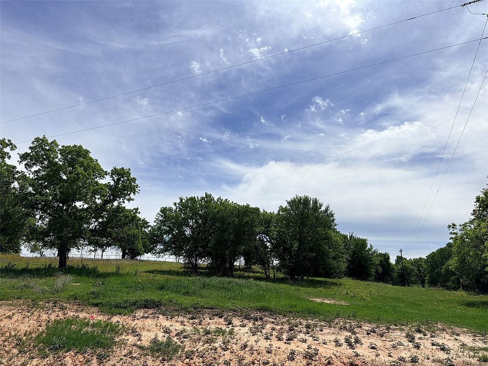 2nd image of 128 Daggett Dr