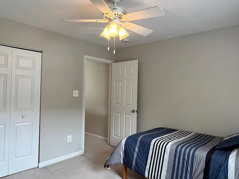 16 Emerald Dr — Photo 29