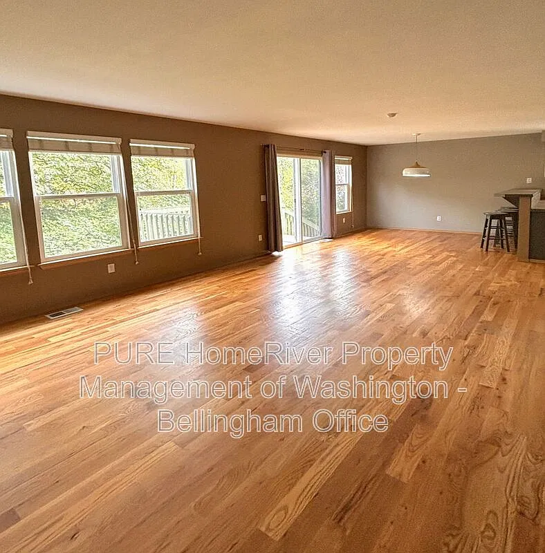 3 bed, 2.5 bath, 1712 sqft, $2,545 — Photo 4