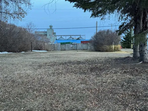 4925 51st Ave, Kitscoty, AB T0B 2P0