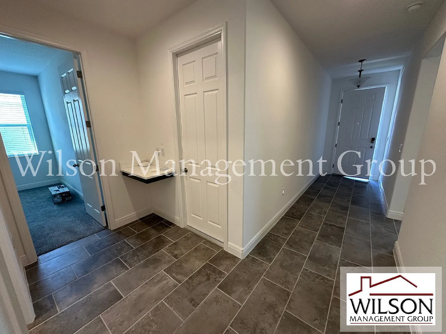 4 bed, 2.0 bath, 2094 sqft, $2,700 — Photo 2