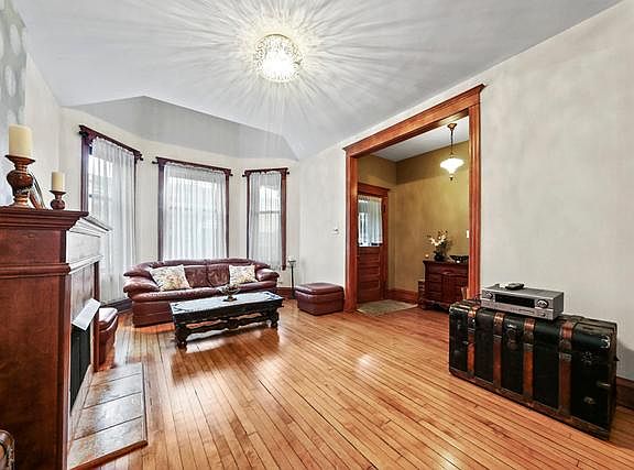3rd image of 2453 N California Ave #1F