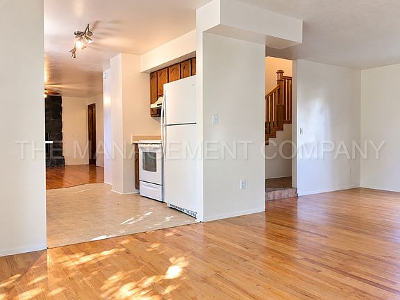 5th image of 1127 Sunburst St