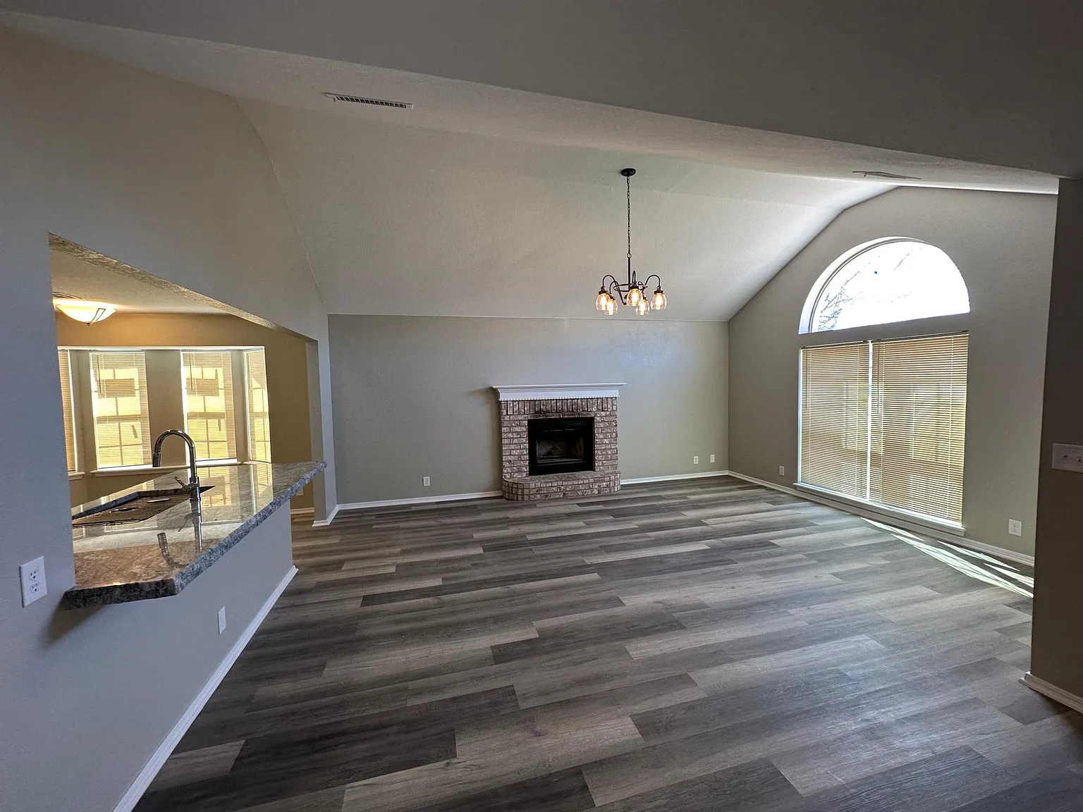 4 bed, 1707 sqft, $1,600 — Photo 4