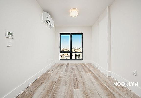 5th image of 1510 Gates Ave #711