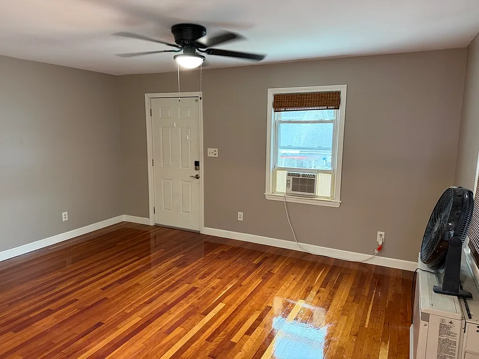 33-35 Boush St #33