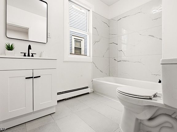 5th image of 354 Clinton Pl