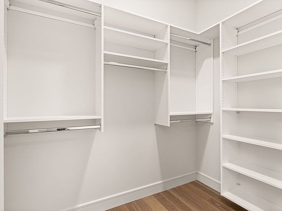 5th image of 1810 N Wells St #402