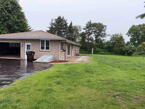 4th image of 3926 N Harmony Townhall Rd