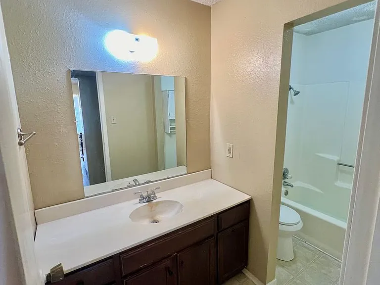 2303 N Grand Ave — Photo 10