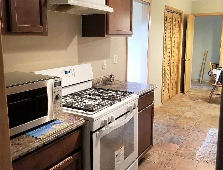 402 Cary Jay Blvd — Photo 9