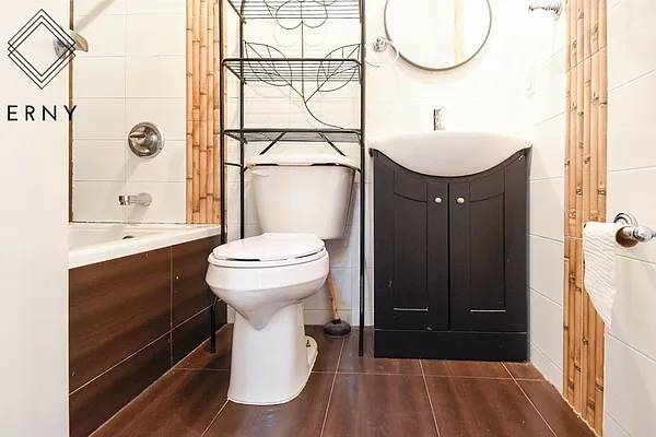 Rented by ERNY LLC | media 25