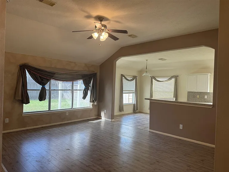 12918 Stratford Mill Ln — Photo 4