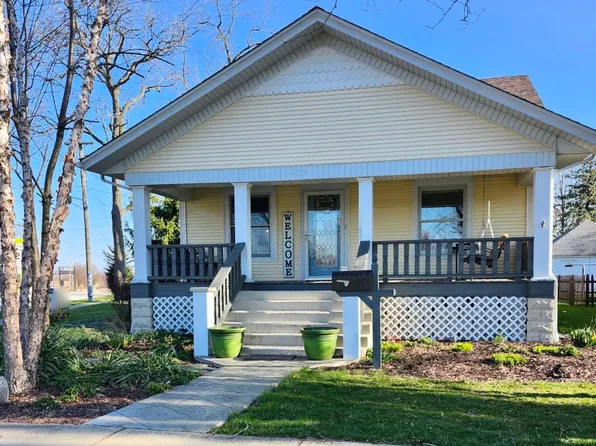 297 W 3rd St, Manteno, IL 60950