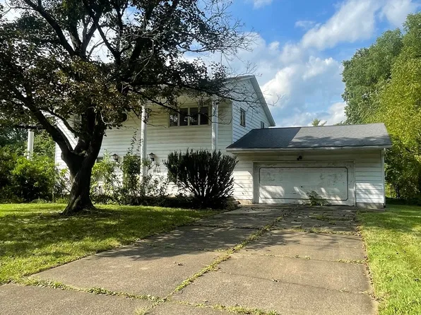 4589 Westmont Blvd, Akron, OH 44321