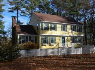 10 Stuart Rd, Rochester, MA 02770
