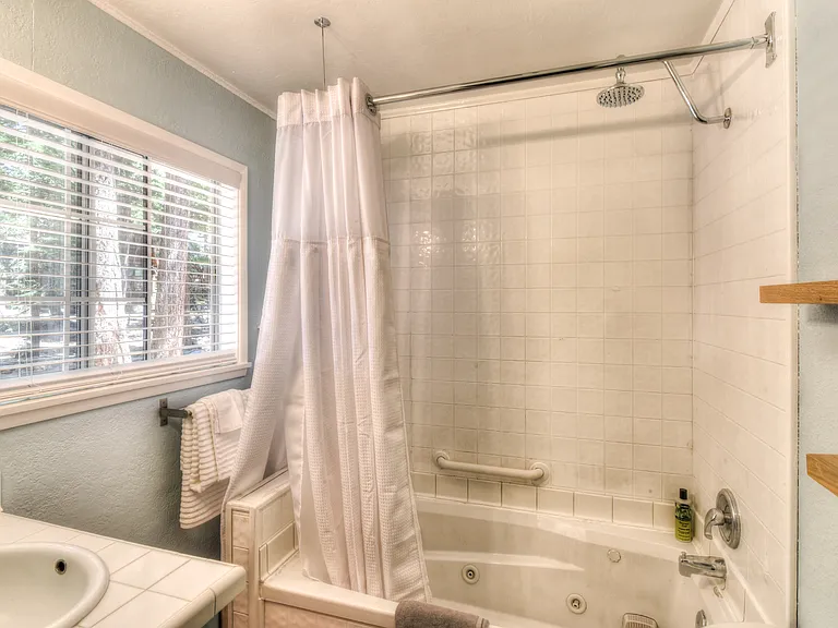 5618 Sahara Dr — Photo 18