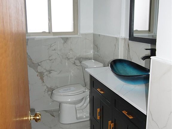 4th image of 28644 Grobbel Ave