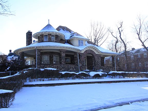2nd image of 290 Grafton Ave
