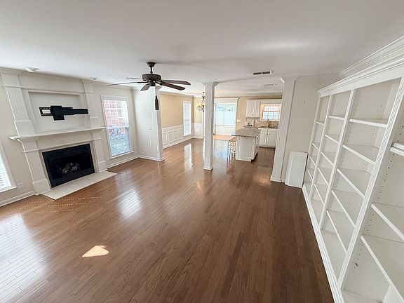 2nd image of 439 Golfview Ct