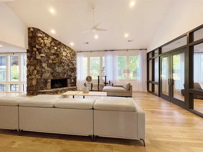 6802 Bert Ln — Photo 12