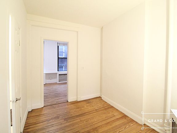 3rd image of 120 Mac Dougal St #13